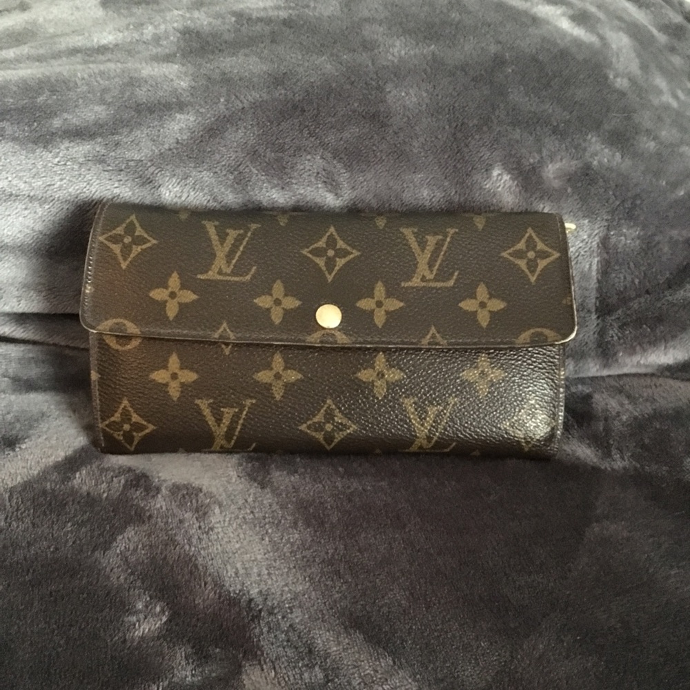 Authentic Louis Vuitton Wallet.
